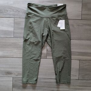 Old Navy Green Cheetah Print Crop Leggings with Phone Pockets